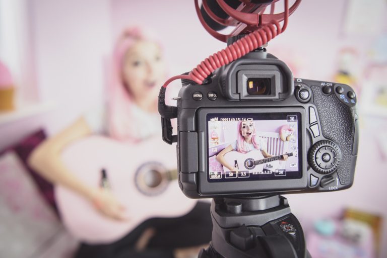 5 Ways To Wow Press With Your Promo Photos