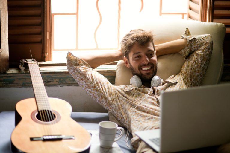 5 Ways Of Using Email To Connect With Your Fans And Increase Your Income
