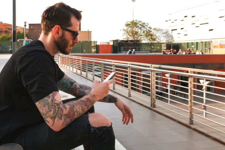 How To Put Your Best Foot Forward In Email Pitches