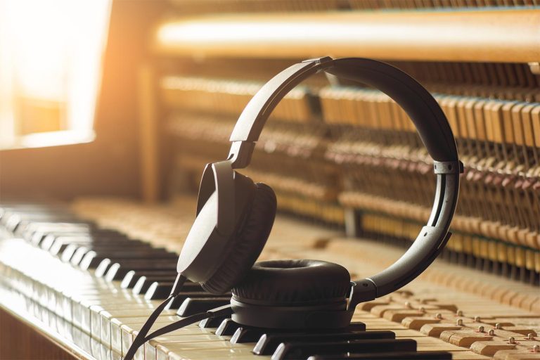6 Ways To Become A Better Music Listener